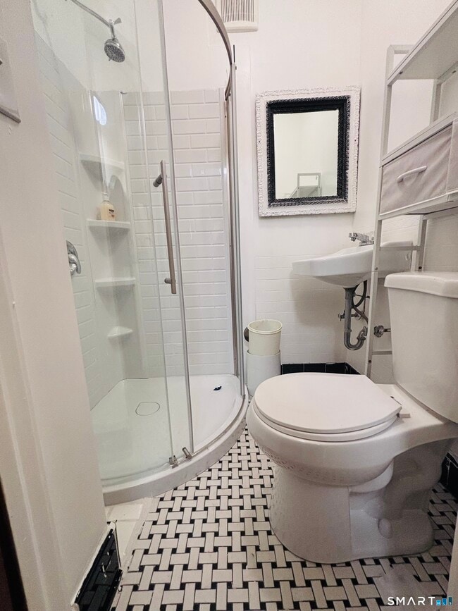 Photo - 324 Curtis St