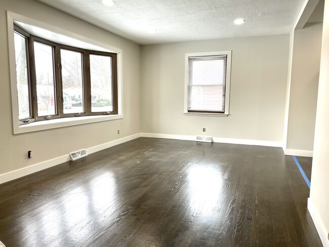 Photo - 360 W Oriole Trl