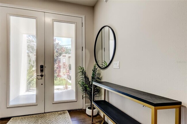 Photo - 204 N Manhattan Ave