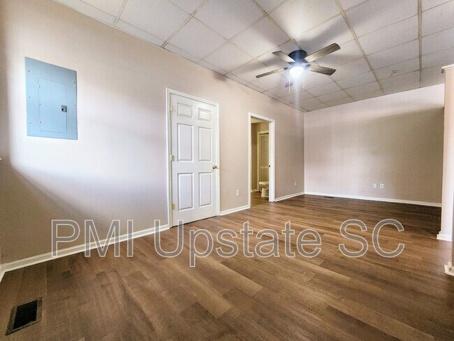 Photo - 101 Silver St Unit 101