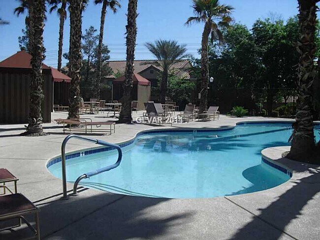 Silverado Ranch Condo - 2300 E Silverado Ranch Blvd Condo Unit 1017