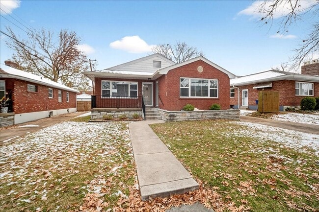 Photo - Duplex Alone Unit 5855