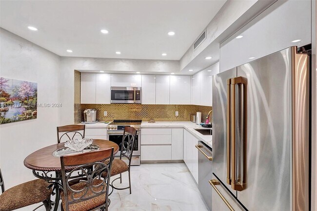 Photo - 9801 Collins Ave Unit 20T