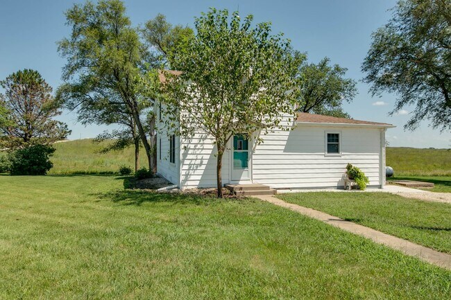 Photo - Country House in the Rock Creek School Dis...