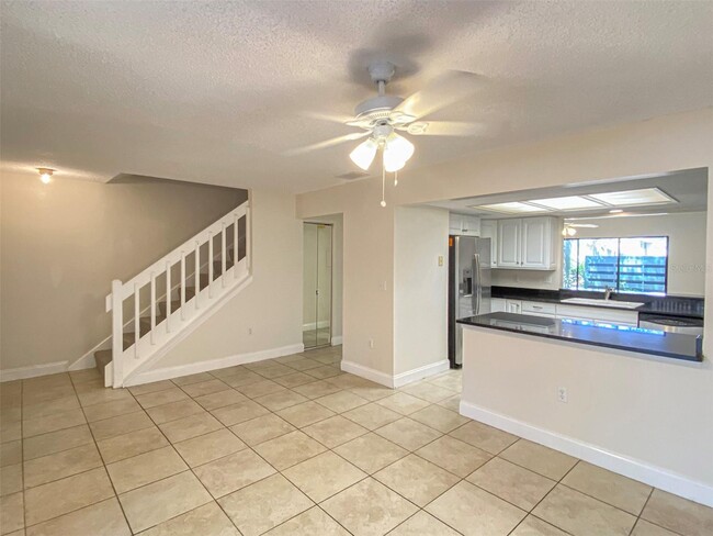 Photo - 955 Sunridge Dr