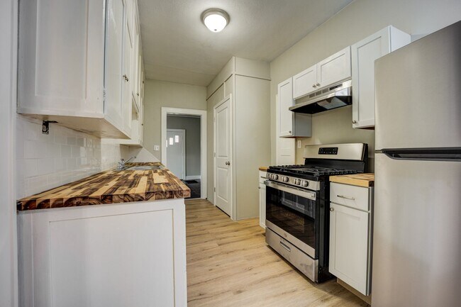 Photo - SF-065-16 &amp; 18 North 15th Street Duplex Unit 18 North 15th Street