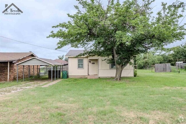 Building Photo - 1508 N Victoria Ave Rental
