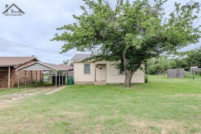 Photo - 1508 N Victoria Ave House