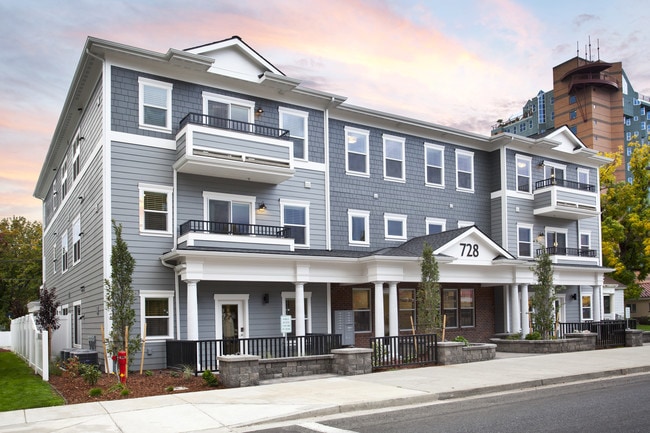 Building Photo - 728 Rental