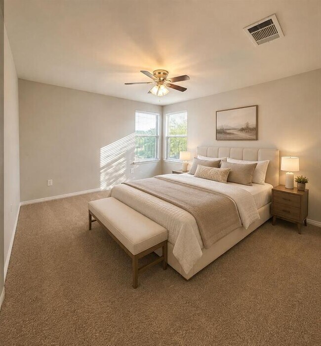 Photo - 710 Alamo Plaza Dr