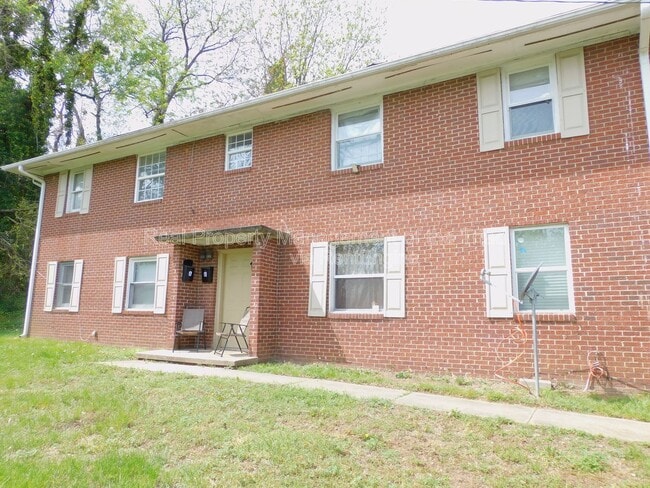 Building Photo - 1514 Gholson Ave S East Unit D