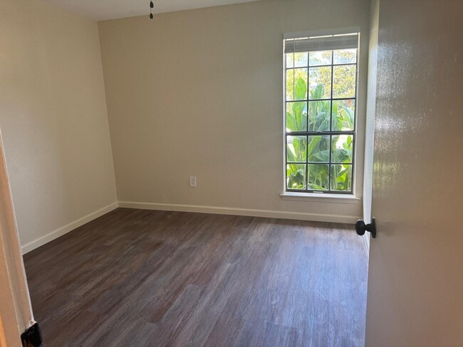 Photo - 5109 Brookview Dr