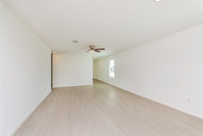 Photo - 1215 Maple St