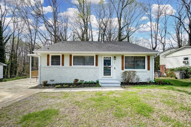 Building Photo - 717 Forest Dr Rental