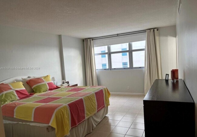 Photo - 9225 Collins Ave Unit 712