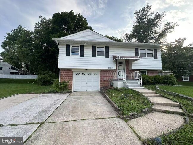 Photo - 3202 Cambridge Dr House