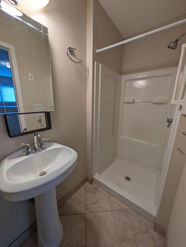 Photo - 722 Bryden Ave