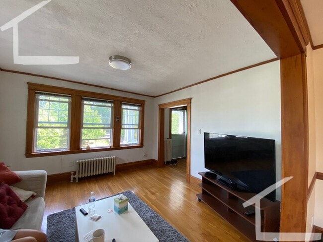Building Photo - 12 Lyne Rd Rental