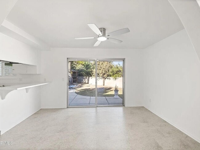 Photo - 326 Longwood Ct