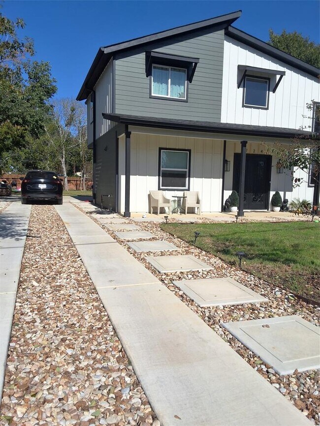 Photo - 724 Ramsey Ave