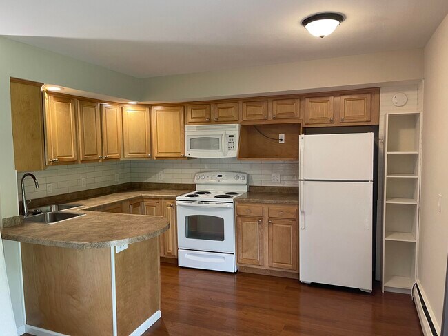 Photo - 700 E Genesee St Unidad C12