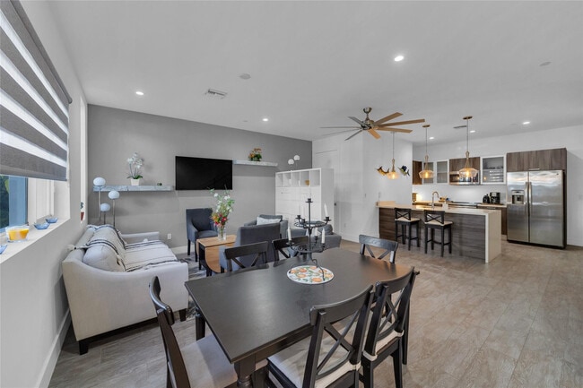 Building Photo - 1045 NE 18th Ave