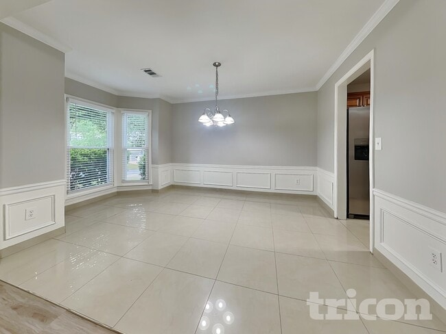 Photo - 2098 Clearvista Dr NW