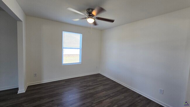 Photo - 502 Liberty Hall Dr