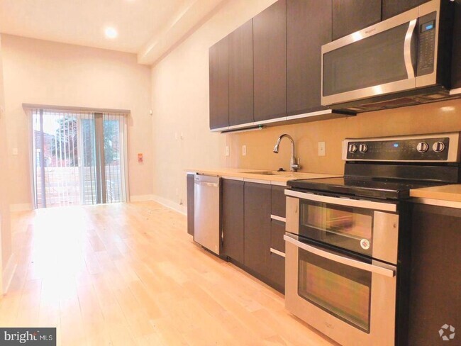 Building Photo - 1516 Green St Rental