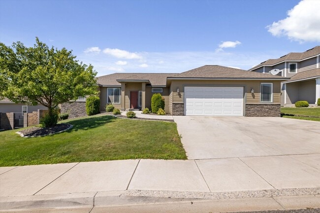 Photo - Beautiful Home Close to I82 and Desert Hills Middle School