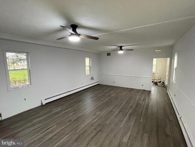 Photo - 925 Watson Rd