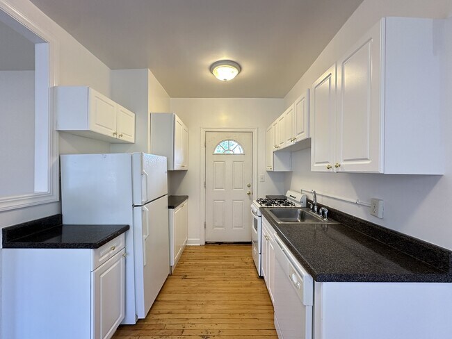 Photo - 3754 N Fremont St Unit W4