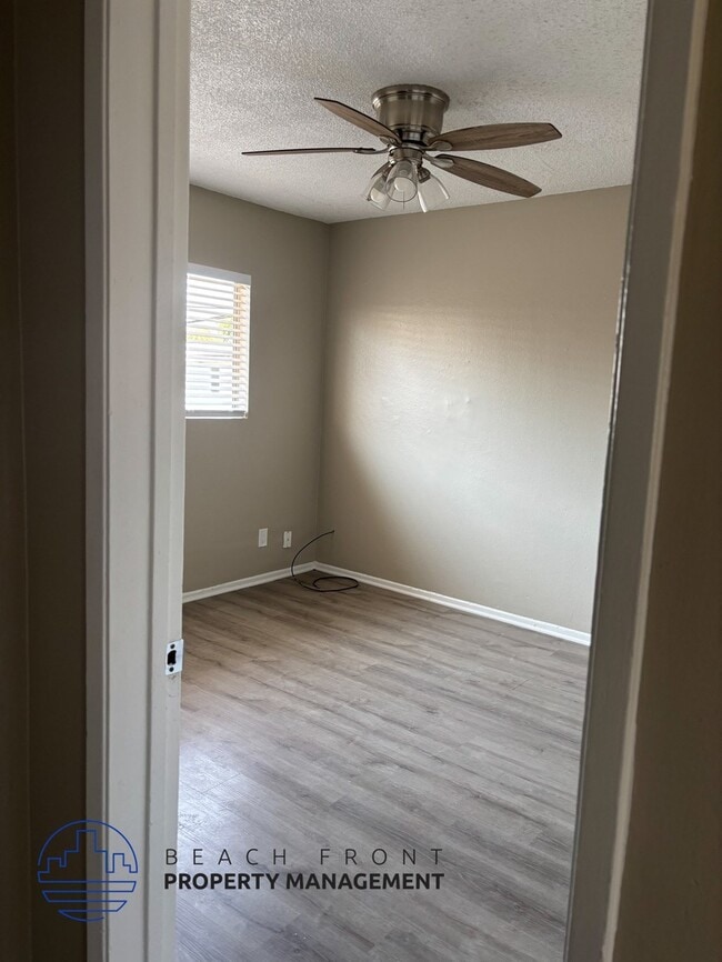 Photo - 117 E. Leatrice