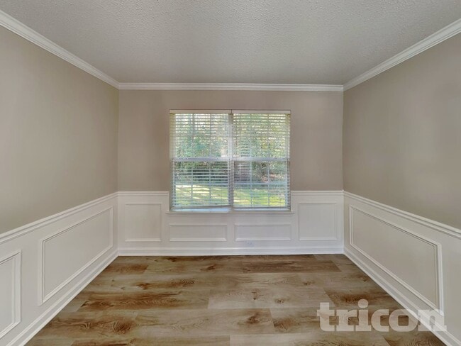 Photo - 345 Othello Dr