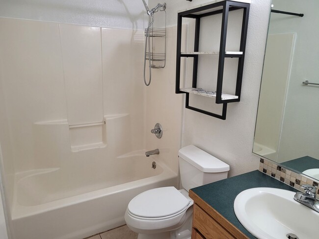 Photo - 4448 Lake Mead Dr