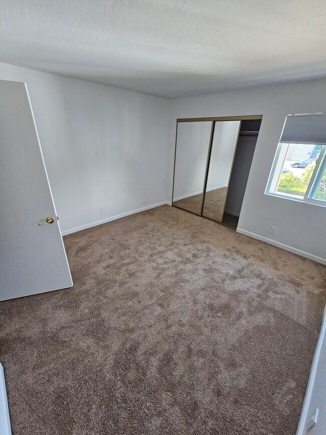 399 Dickman Ave