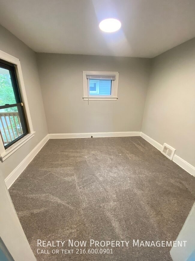 Photo - 9612 Lamontier Ave Unidad 2