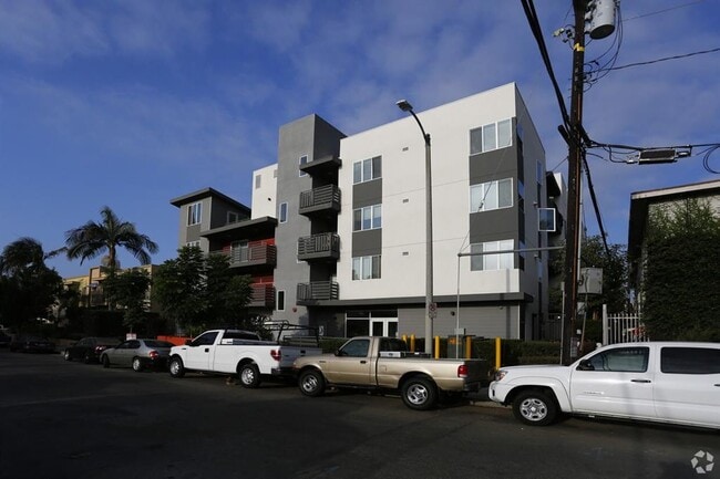 Photo - 1555 Gordon St Apartment