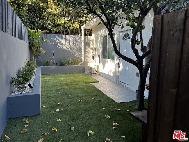 Photo - 13421 Zanja St