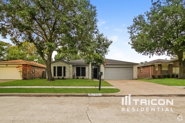Building Photo - 7911 Bluff Trail Dr Rental