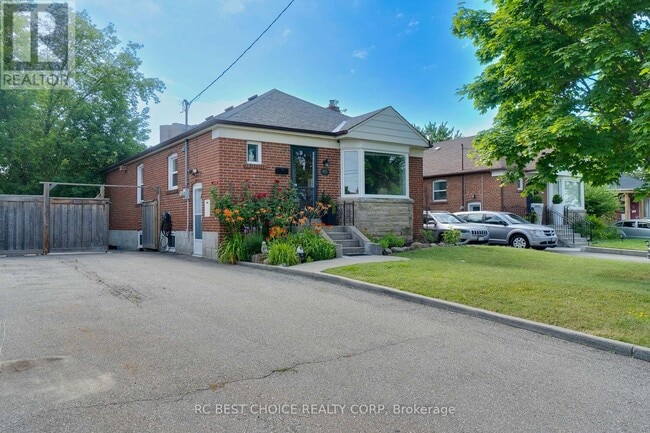 Photo - 45 Mayall Ave