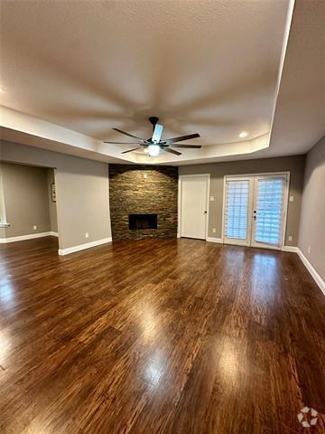 Building Photo - 1610 St James Dr Rental