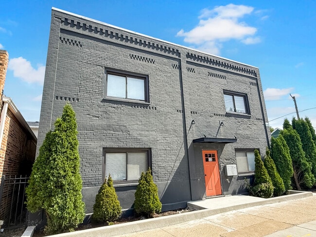 Building Photo - 2405 S Leavitt St Unit 2S Rental