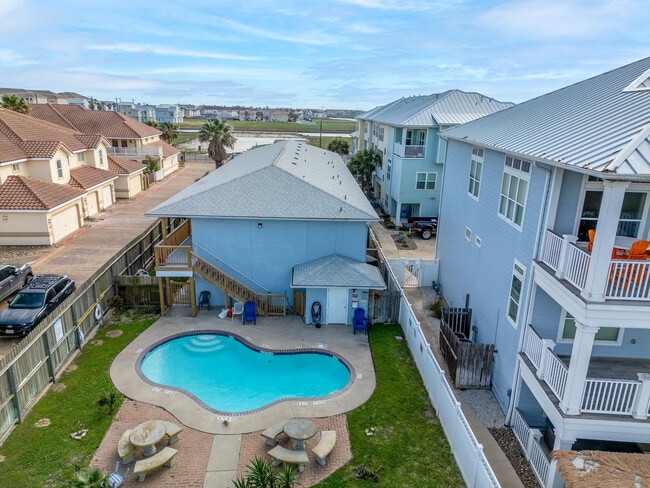 Building Photo - 14898 Granada Dr Rental