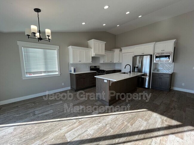 Photo - 5694 Eaglewood Dr