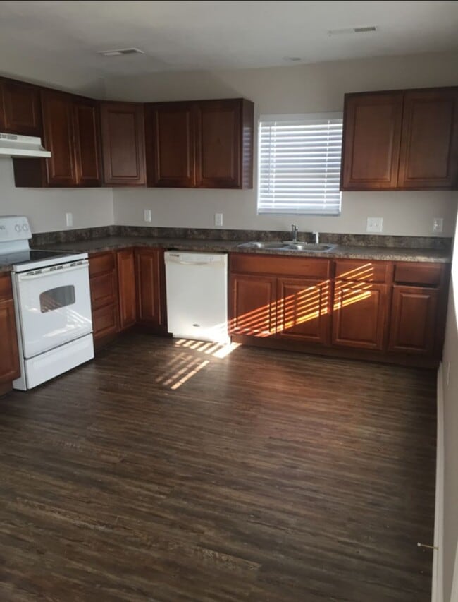 Photo - GREAT LOCATION! 3 BEDROOM 2 BATH HOME FOR LEASE IN JOPLIN-$1275 RENT-$1275 DEPOSIT