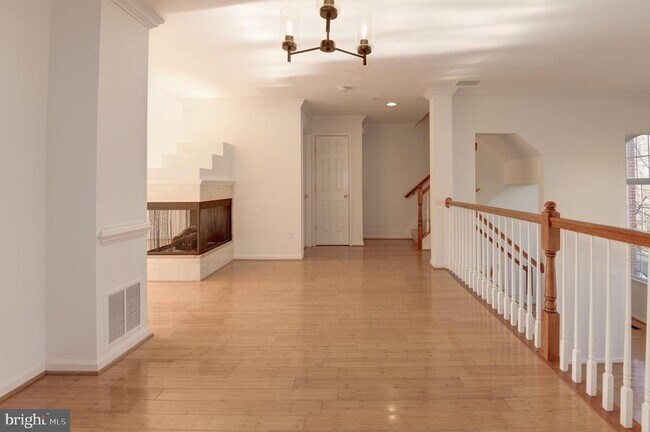 Photo - 1984 Crescent Park Dr