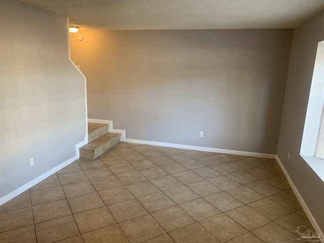 Photo - 811 Massachusetts Ave