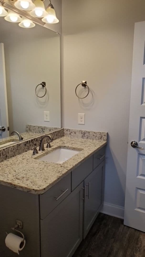 Photo - College Oaks A101