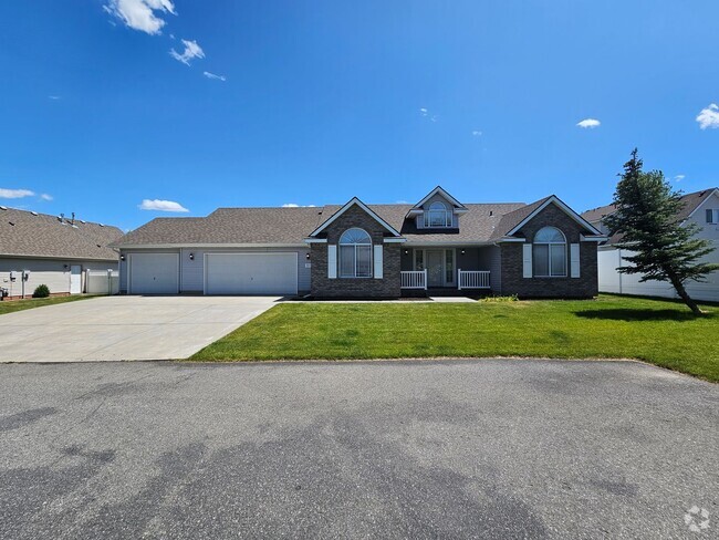 Building Photo - Beautiful Home In Greenacres